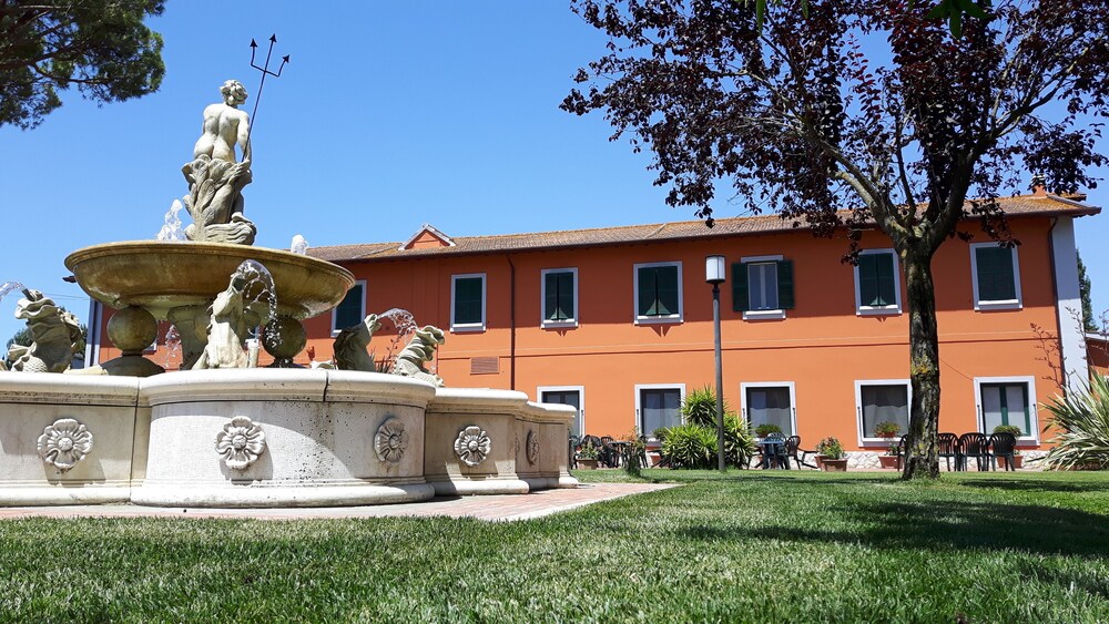 Il Casale Corte Rossa — 4-Star Luxury Hotel in Latina, Italy
