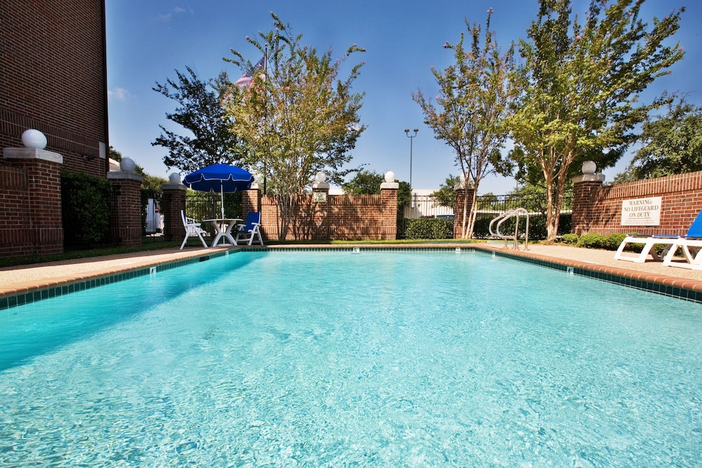 Holiday Inn & Suites Dallas Addison by IHG - photo 17