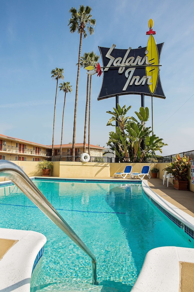 Safari Inn Burbank Universal a Coast Hotel - photo 22