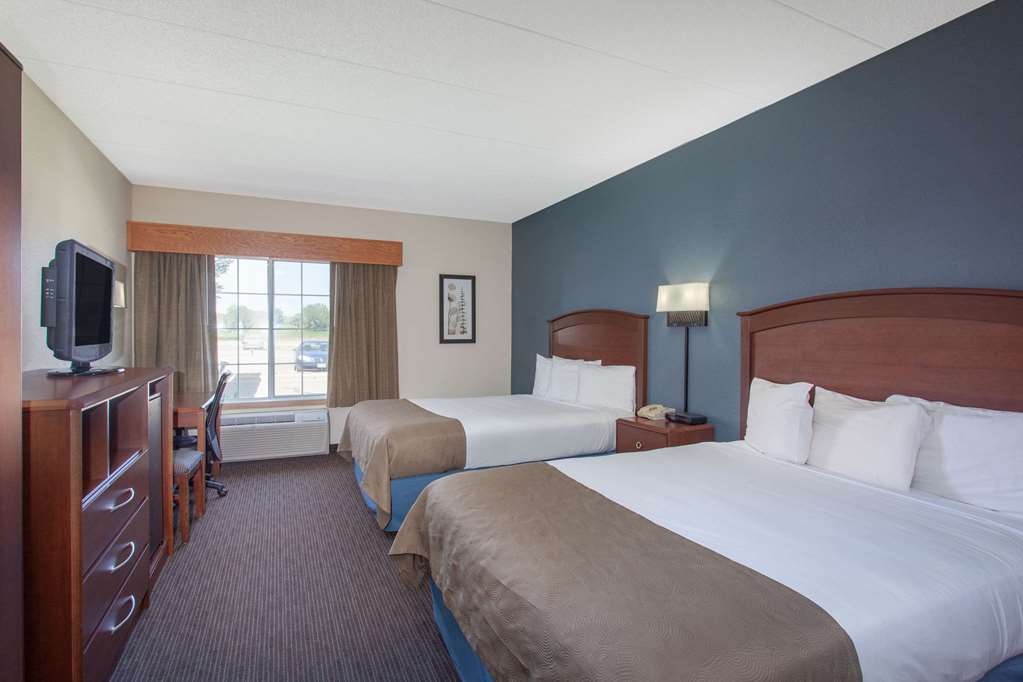 AmericInn by Wyndham Hutchinson - photo 8