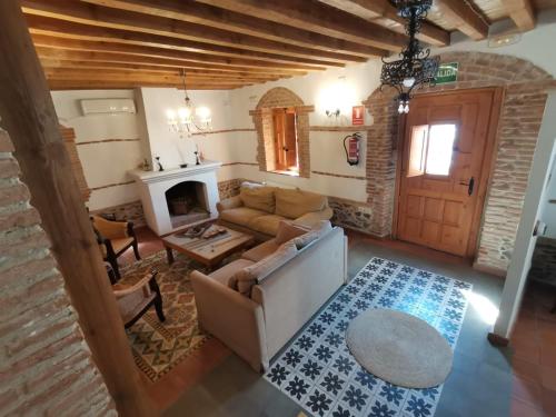 La Aldaba del siglo XX — 5-Star Luxury Hotel in Alcanizo, Spain