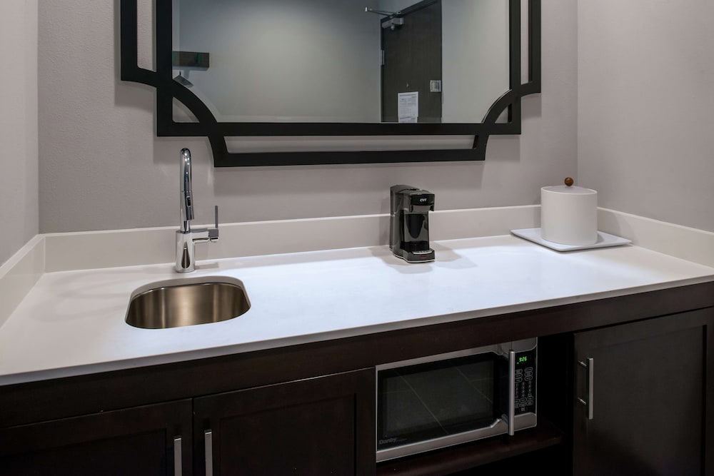 Hampton Inn & Suites Winston Salem Downtown - photo 28