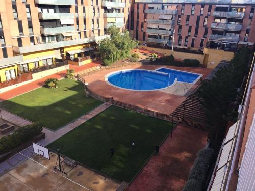 Spacious Apartment in Terrassa with Shared Pool 85 m — 4-Star Luxury Hotel in Terrassa, Spain