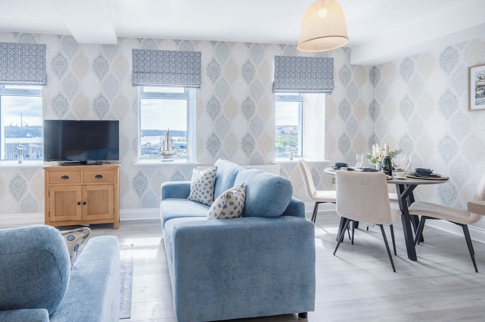 Harbour View 2 Bedroom Apartment Milford Haven — 4-Star Luxury Hotel in Milford Haven, United Kingdom
