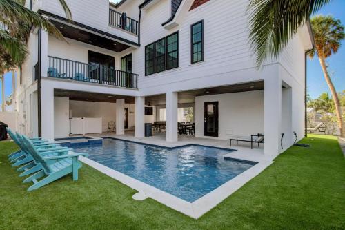 Cloud Nine on Pine in Anna Maria, United States