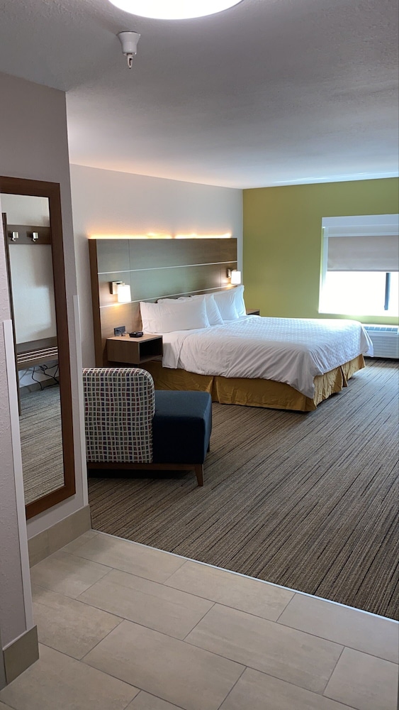 Holiday Inn Express Hotel & Suites Weston by IHG - photo 15