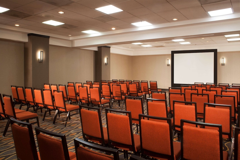 Embassy Suites by Hilton Austin Arboretum - photo 33