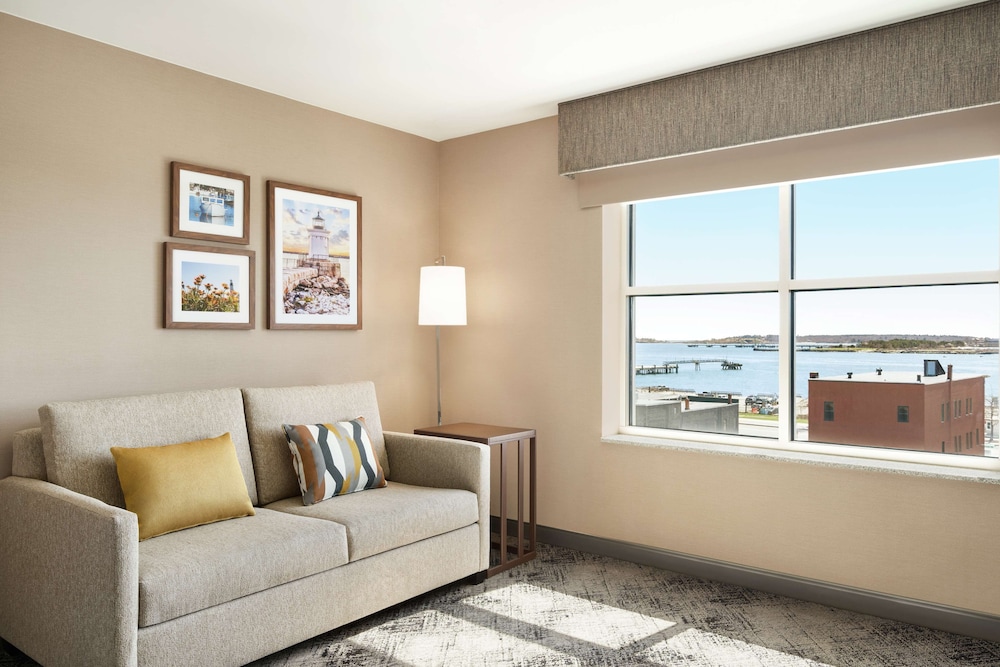 Hampton Inn Portland Downtown Waterfront - photo 29