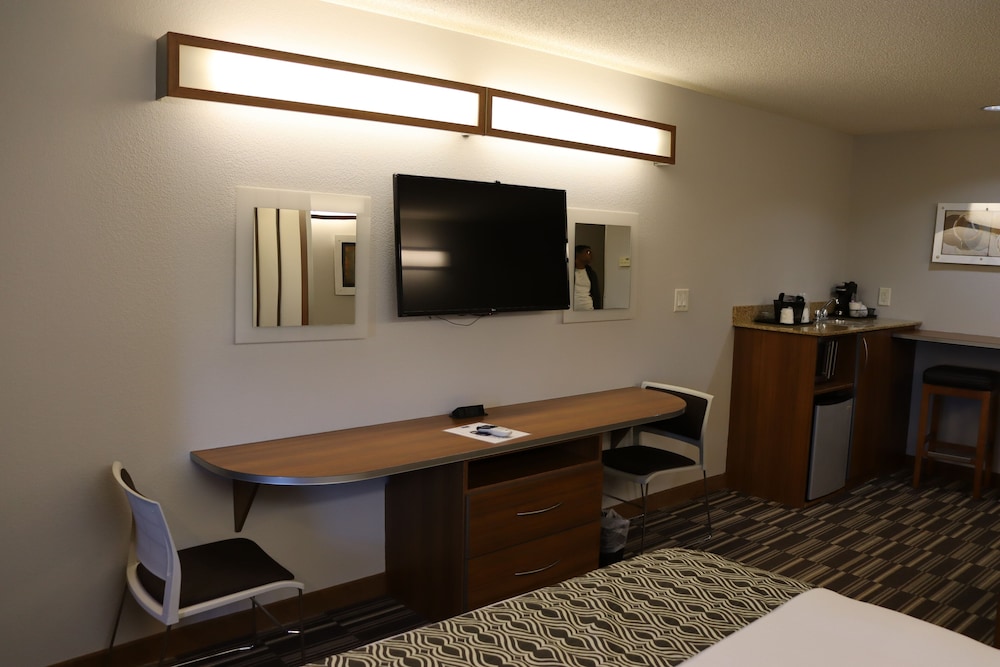 Microtel Inn & Suites by Wyndham Columbus Near Fort Benning - photo 36
