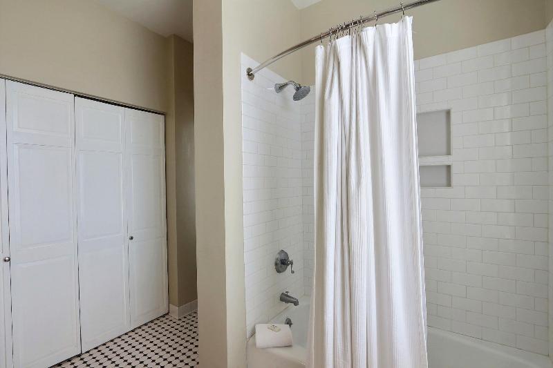 The Presidents Quarters Inn - photo 105