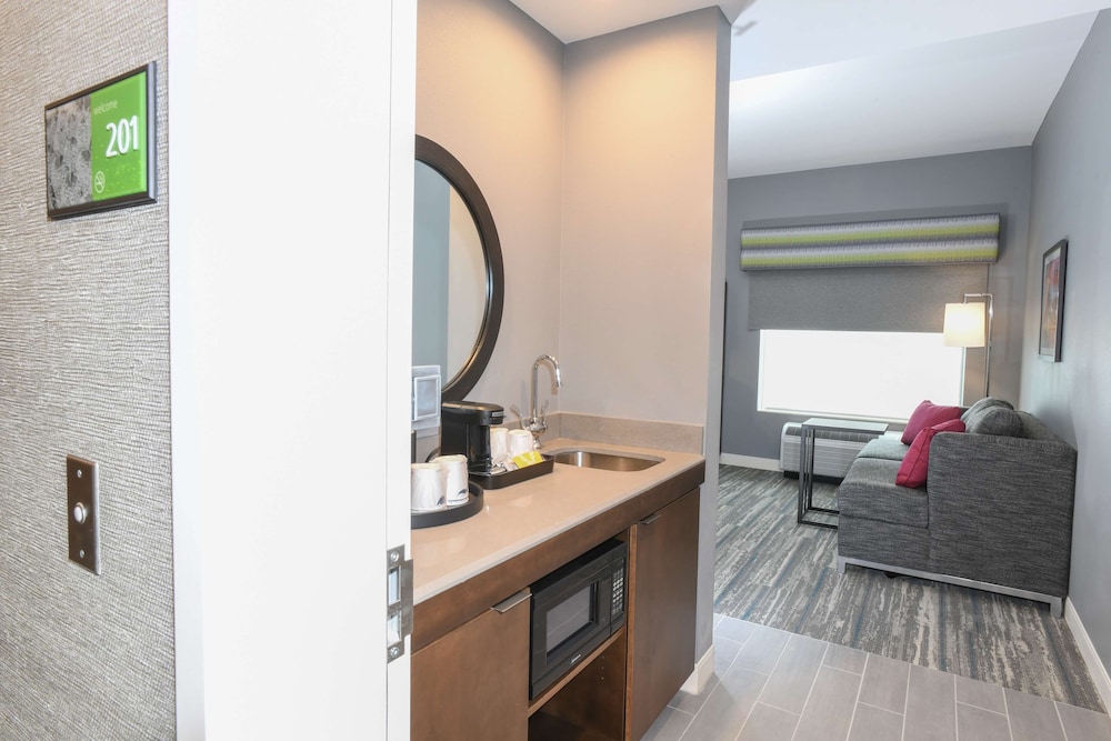 Hampton Inn & Suites Cincinnati Liberty Township - photo 32