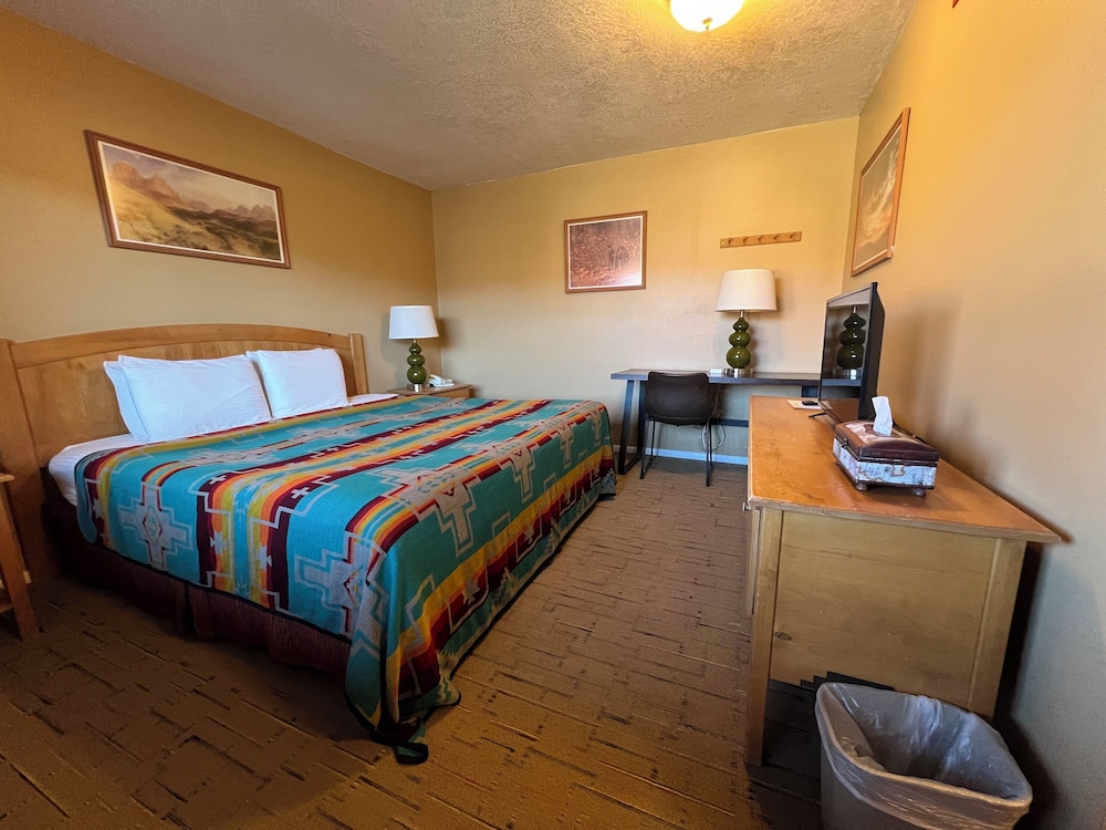 The Rim Rock Inn - photo 21
