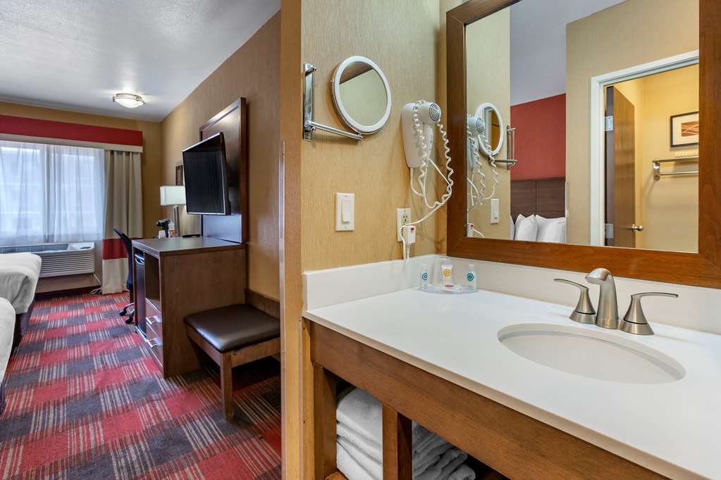 Comfort Inn Flagstaff Lucky Lane I 40 - photo 15
