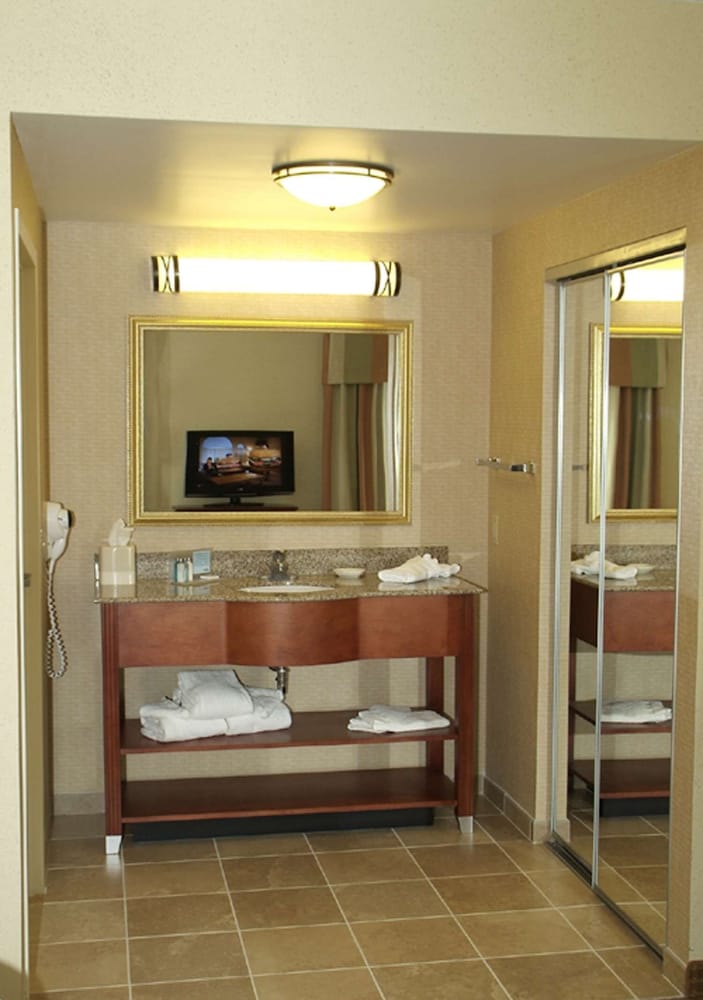 Hampton Inn & Suites Blairsville - photo 34
