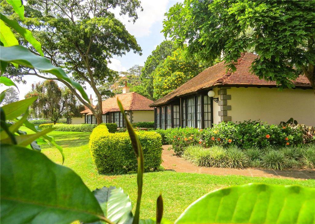 Windsor cottages exterior pic sep
