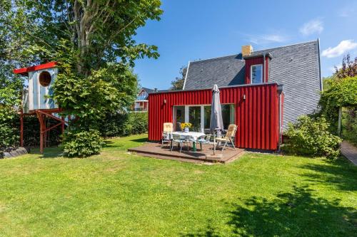 Finnhütte mit Kamin und Meerblick Balkon in Nienhagen, Germany