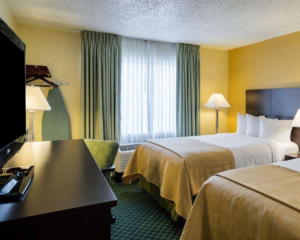 Quality Inn Newark Wilmington - photo 13