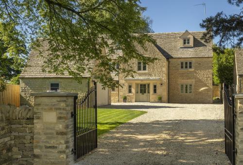 Little Tithe - carbon neutral hotel in Moreton In Marsh