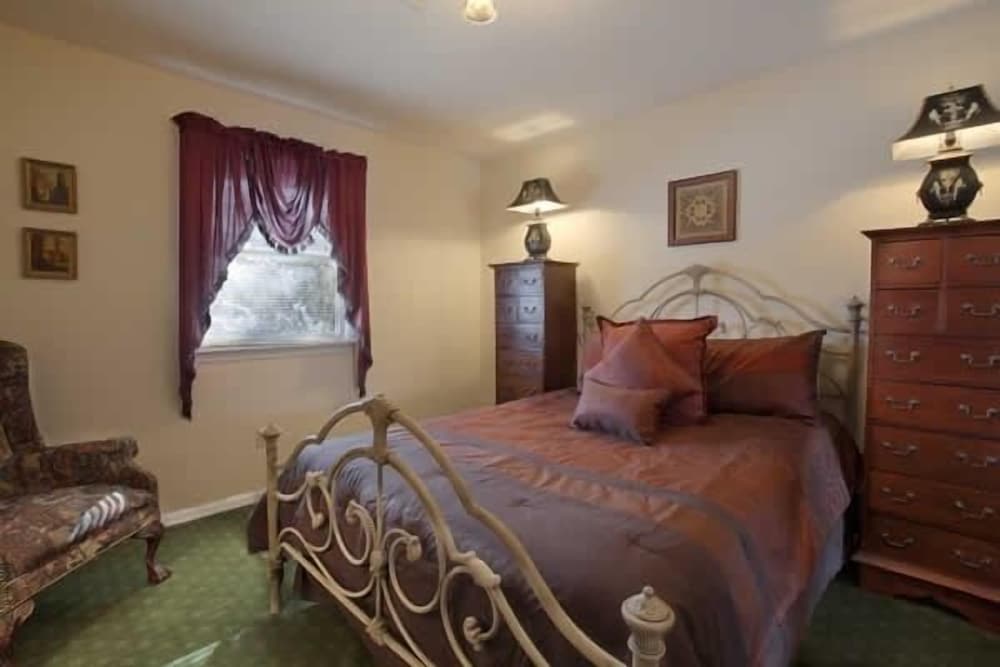 Stroudsmoor Country Inn - photo 9