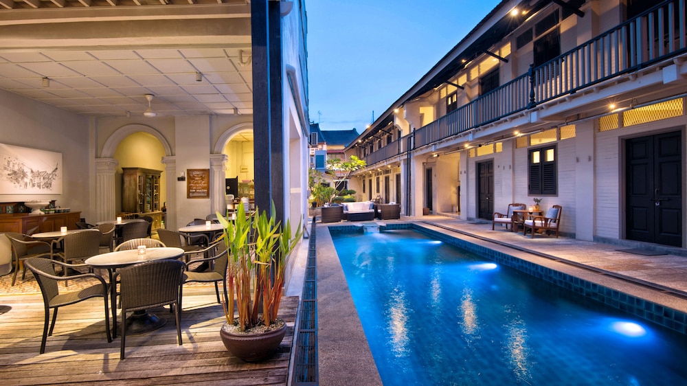 Noordin Mews pet-friendly hotel George Town