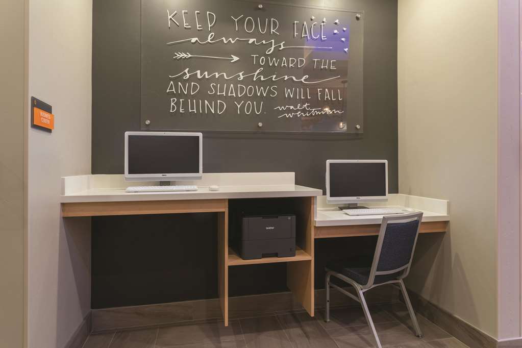 La Quinta Inn & Suites by Wyndham South Jordan - photo 36