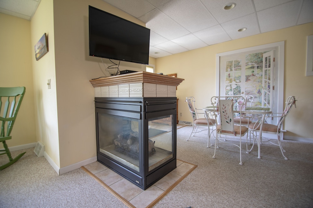 Coachlite Inn - photo 27