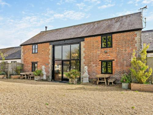 3 Bed In Shaftesbury Oc 95685 — Shaftesbury
