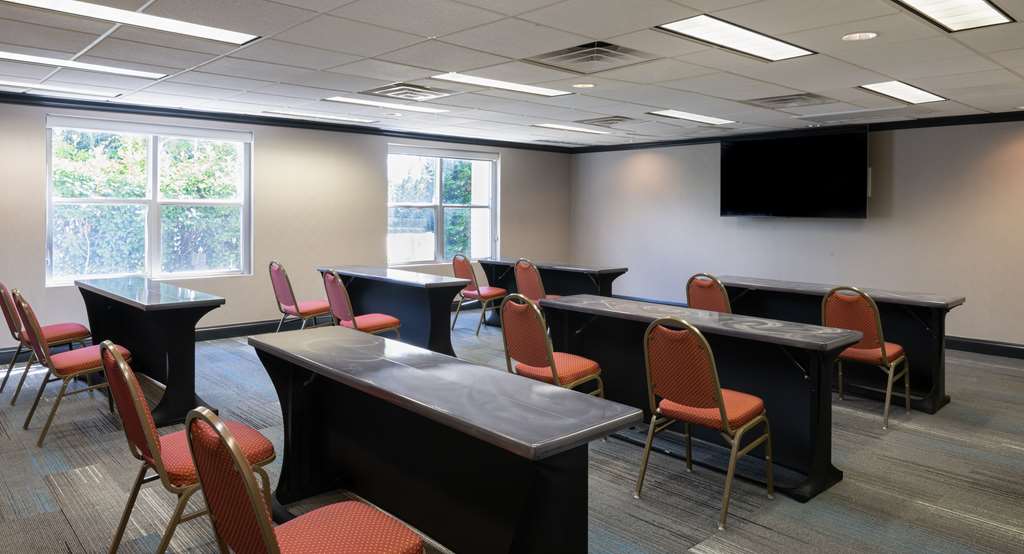 Hyatt House Herndon Reston - photo 21