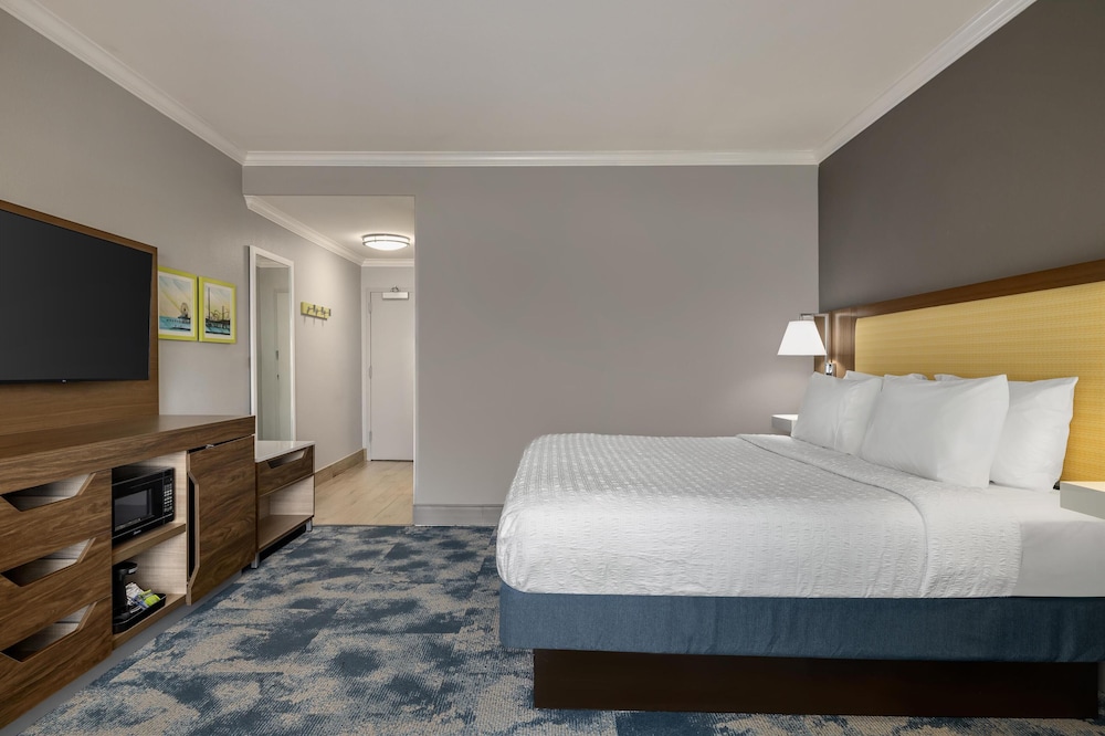 Hampton Inn & Suites Galveston - photo 12