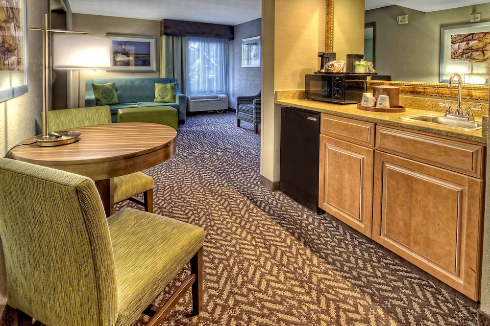 Hampton Inn Beaufort - photo 15