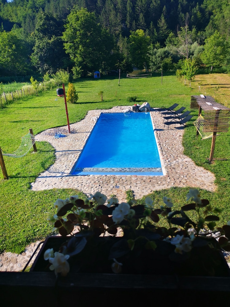 Exo Log Cottage — 4-Star Luxury Hotel in Jezero, Bosnia and Herzegovina
