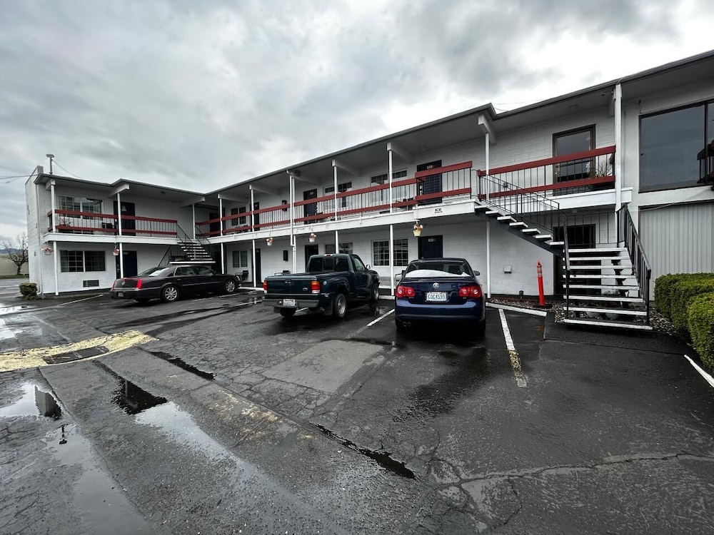 Travelers Inn by OYO Longview Kelso - photo 33