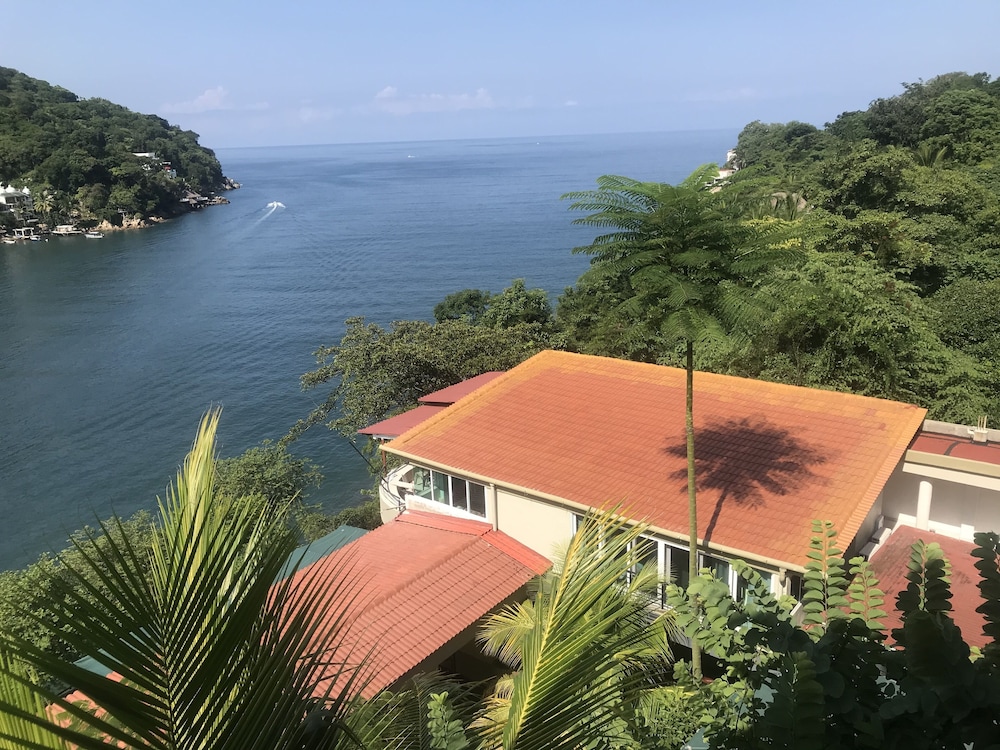 Family vacation home 10 miles from downtown Pv romantic zone ocean frontage — 4-Star Luxury Hotel in Puerto Vallarta, Mexico