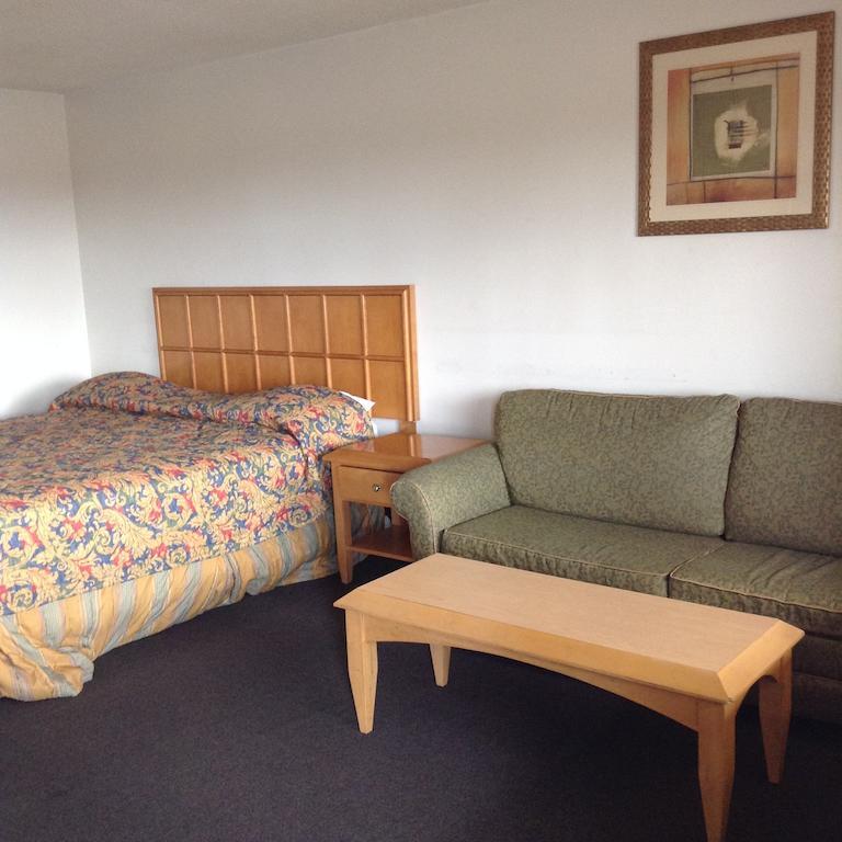 Capri Motel - photo 11
