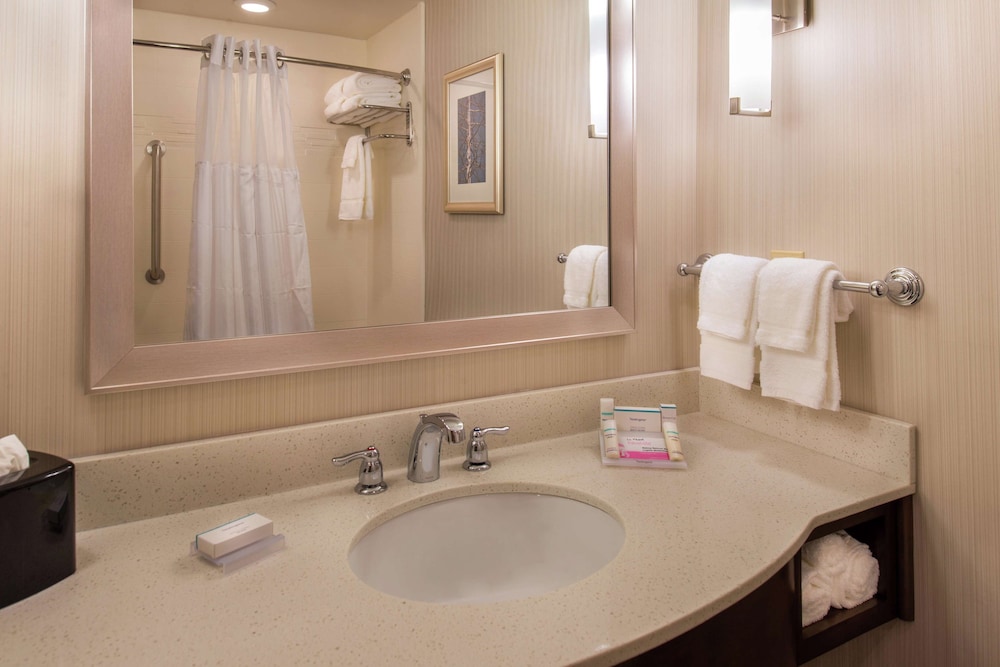 Hilton Garden Inn Bristol - photo 31