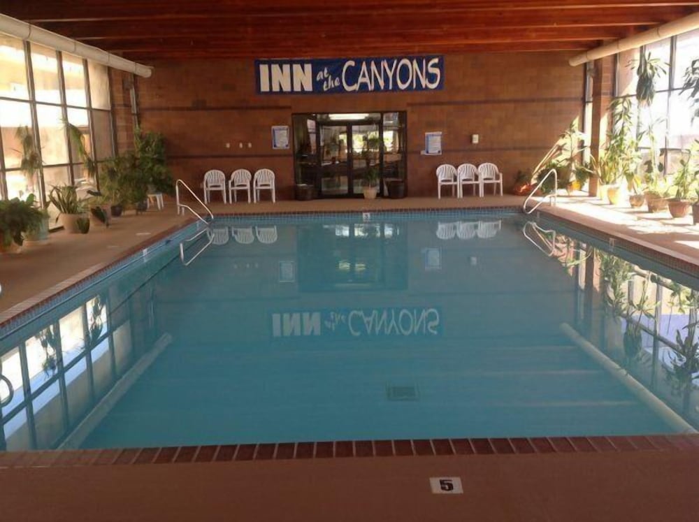 Inn at the Canyons - photo 18