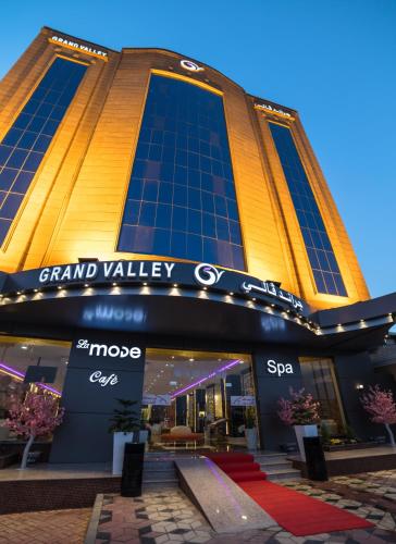 Grand Valley Hotel — hotel in Najran