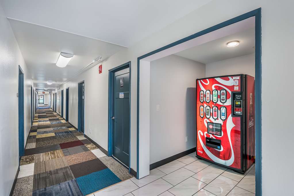 Americas Best Value Inn East Peoria - photo 30