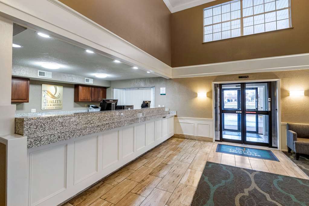 Quality Inn & Suites Des Moines Merle Hay Road - photo 4