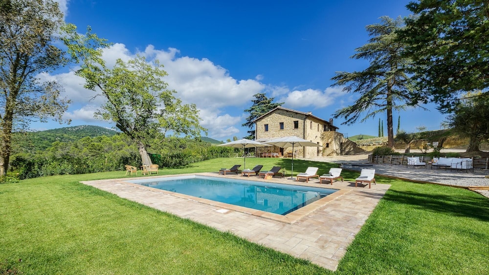 Casale Tavernelle 6 in Orvieto — 4-Star Luxury Hotel in Orvieto, Italy