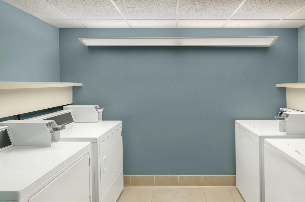Embassy Suites by Hilton Fort Myers Estero - photo 44