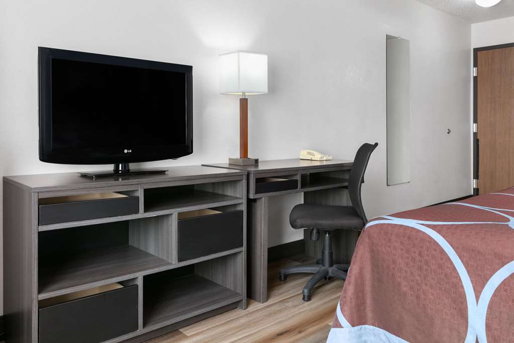 Super 8 by Wyndham Grapevine DFW Airport Northwest - photo 18