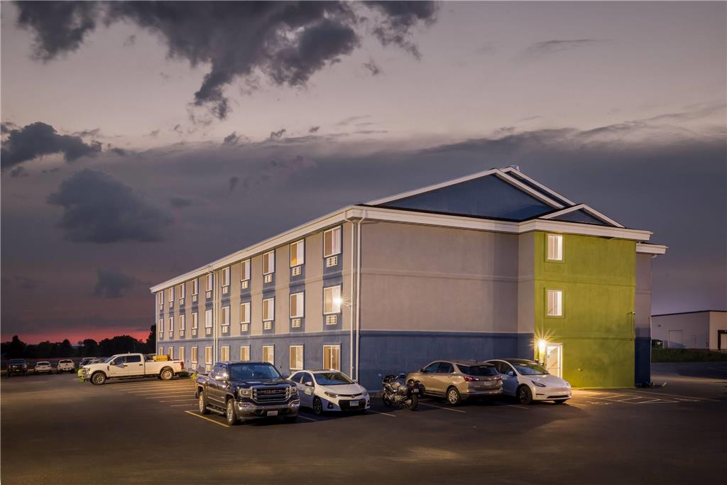 Super 8 by Wyndham Osseo WI - photo 6