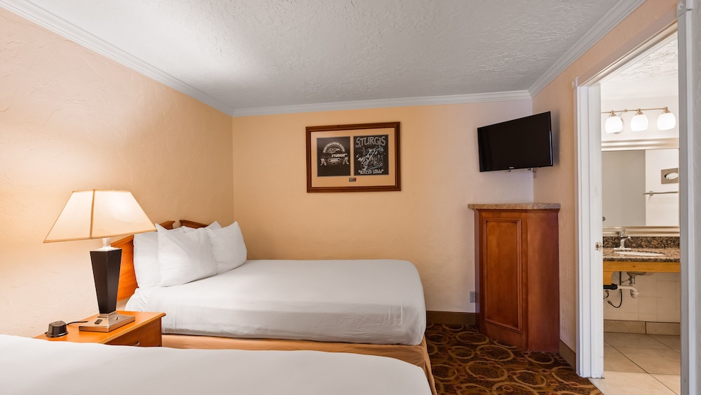 Sturgis Lodge & Suites Travelodge by Wyndham - photo 9