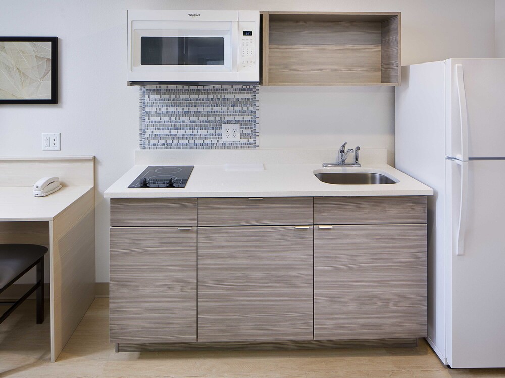 WoodSpring Suites Seattle Everett - photo 18