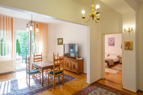Barok Apartments — 4-Star Luxury Hotel in Brasov, Romania