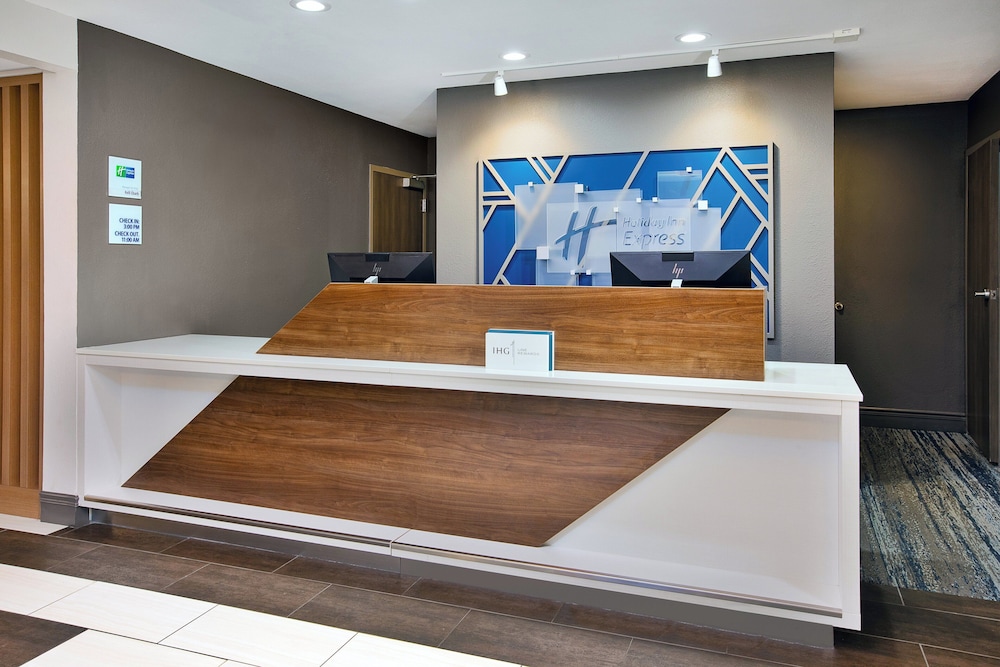 Holiday Inn Express & Suites W. Monroe by IHG - photo 38