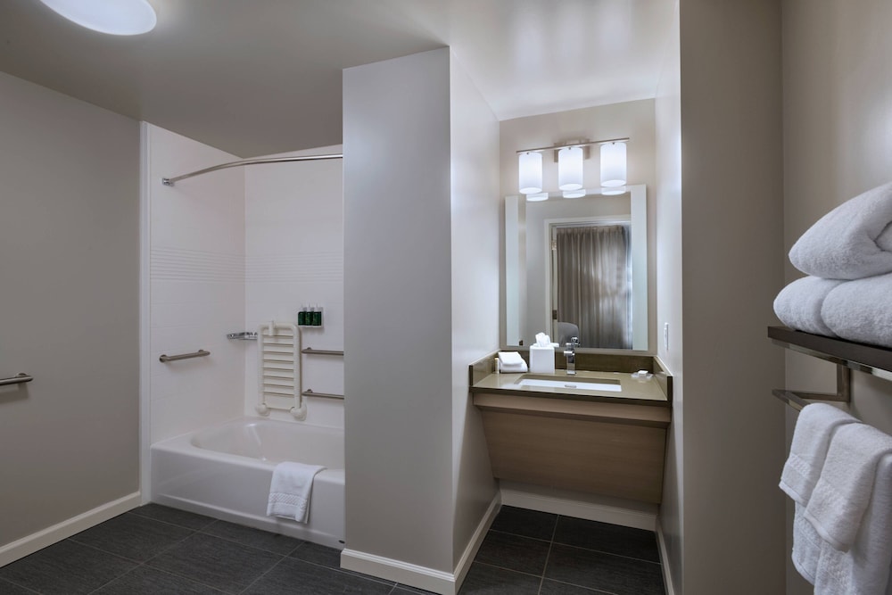 TownePlace Suites by Marriott San Diego Airport Liberty Station - photo 20