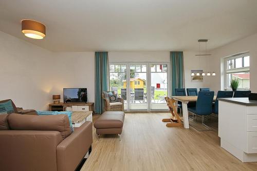 Reethaus Am Mariannenweg 12a — 4-Star Luxury Hotel in Ostseebad Boltenhagen, Germany