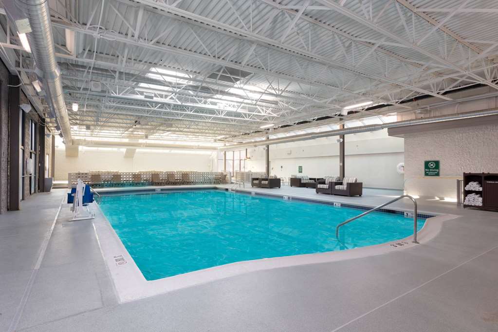 La Quinta Inn & Suites by Wyndham Clifton Rutherford - photo 8
